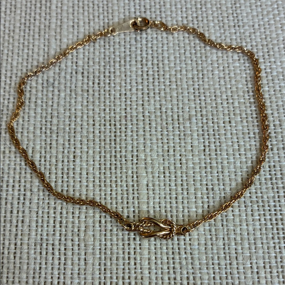 Elegant vintage Avon Gold Knot Bracelet or anklet